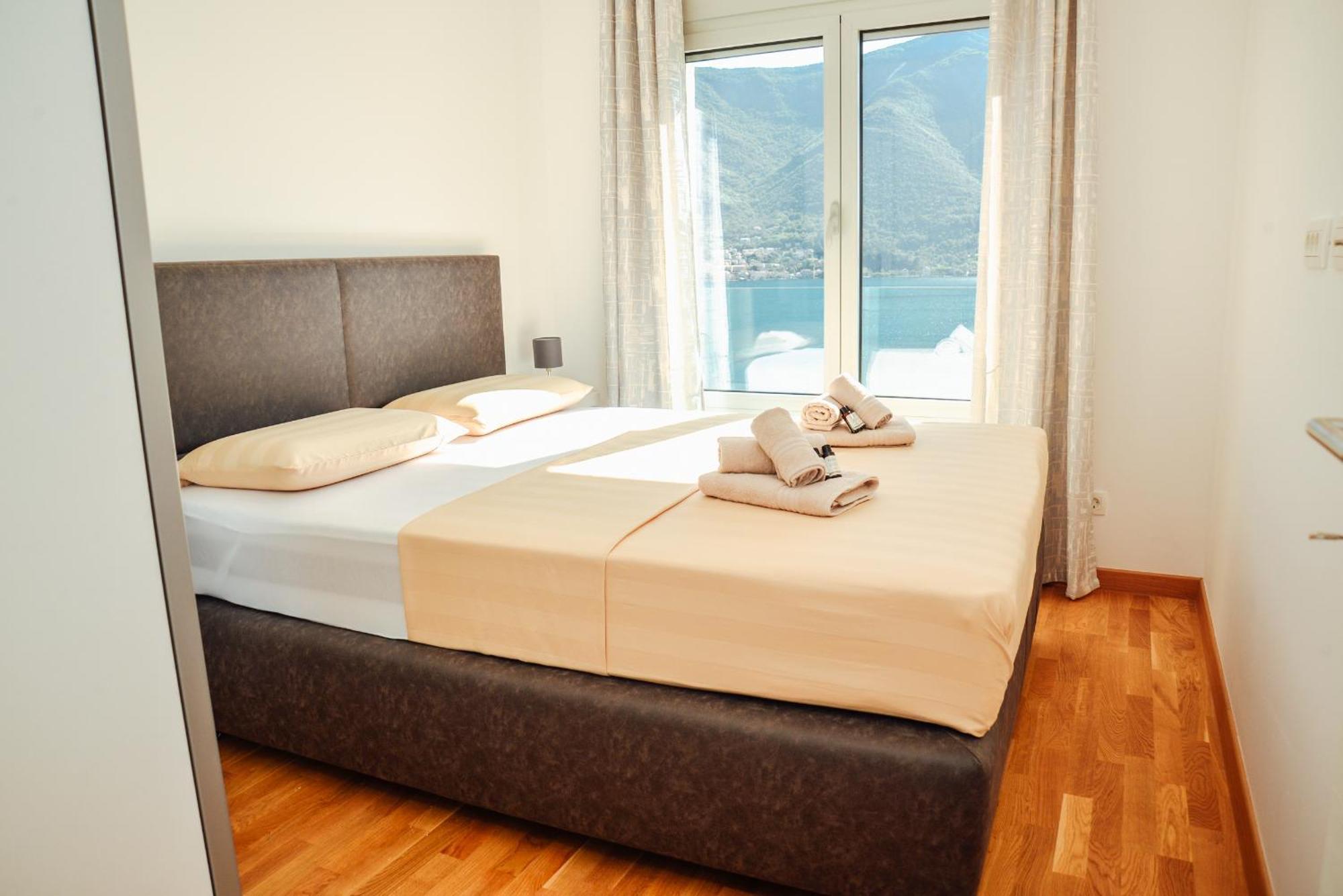Sea View Apartment For 4 Kotor Exterior foto