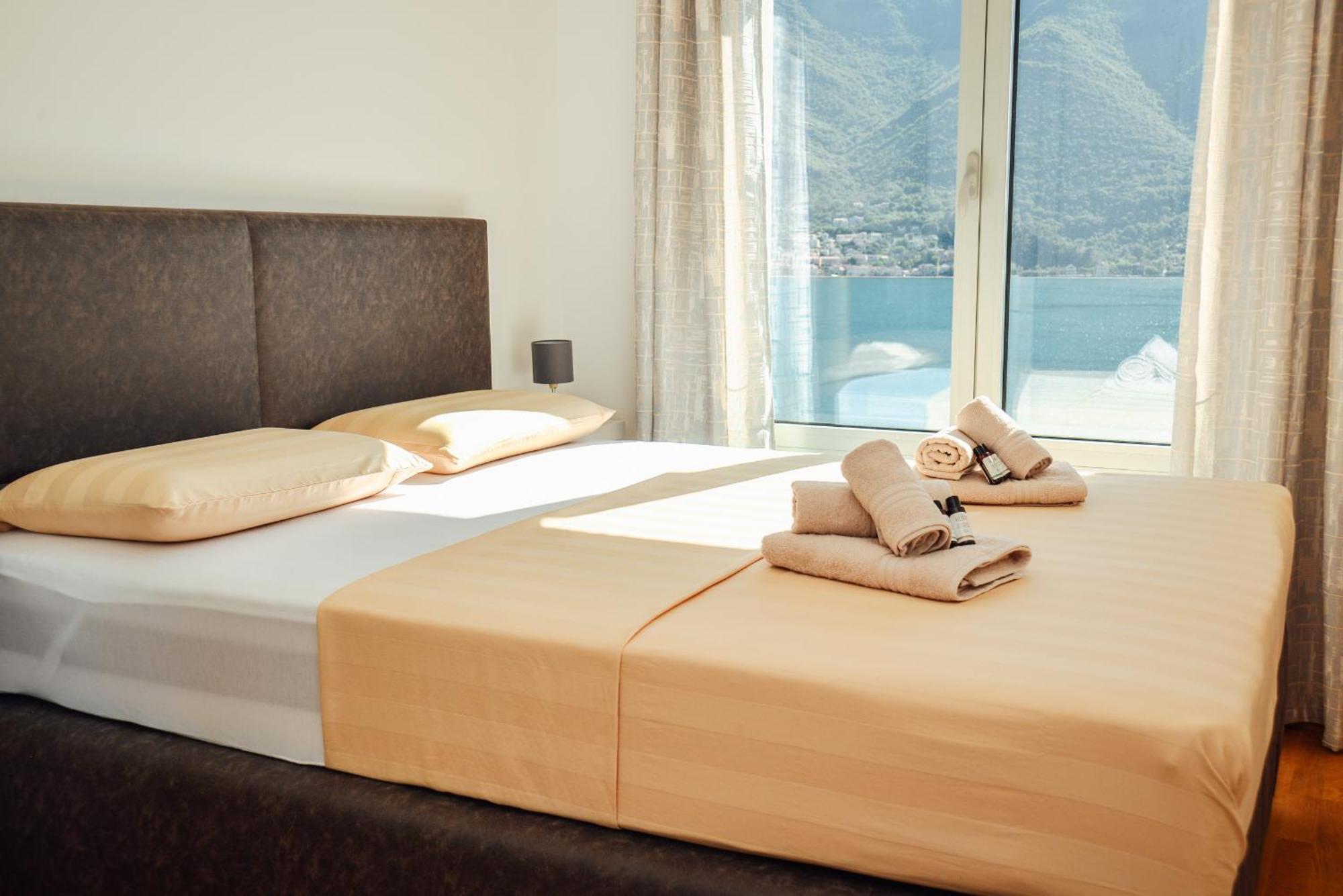 Sea View Apartment For 4 Kotor Exterior foto