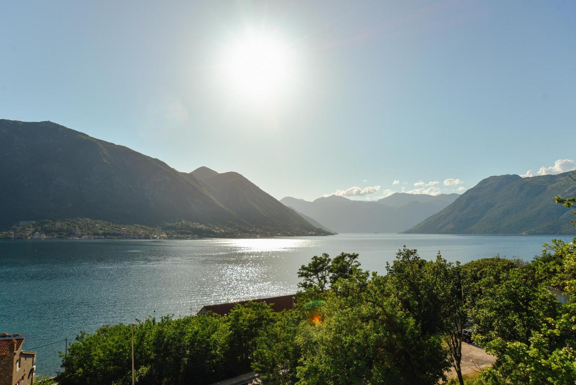 Sea View Apartment For 4 Kotor Exterior foto