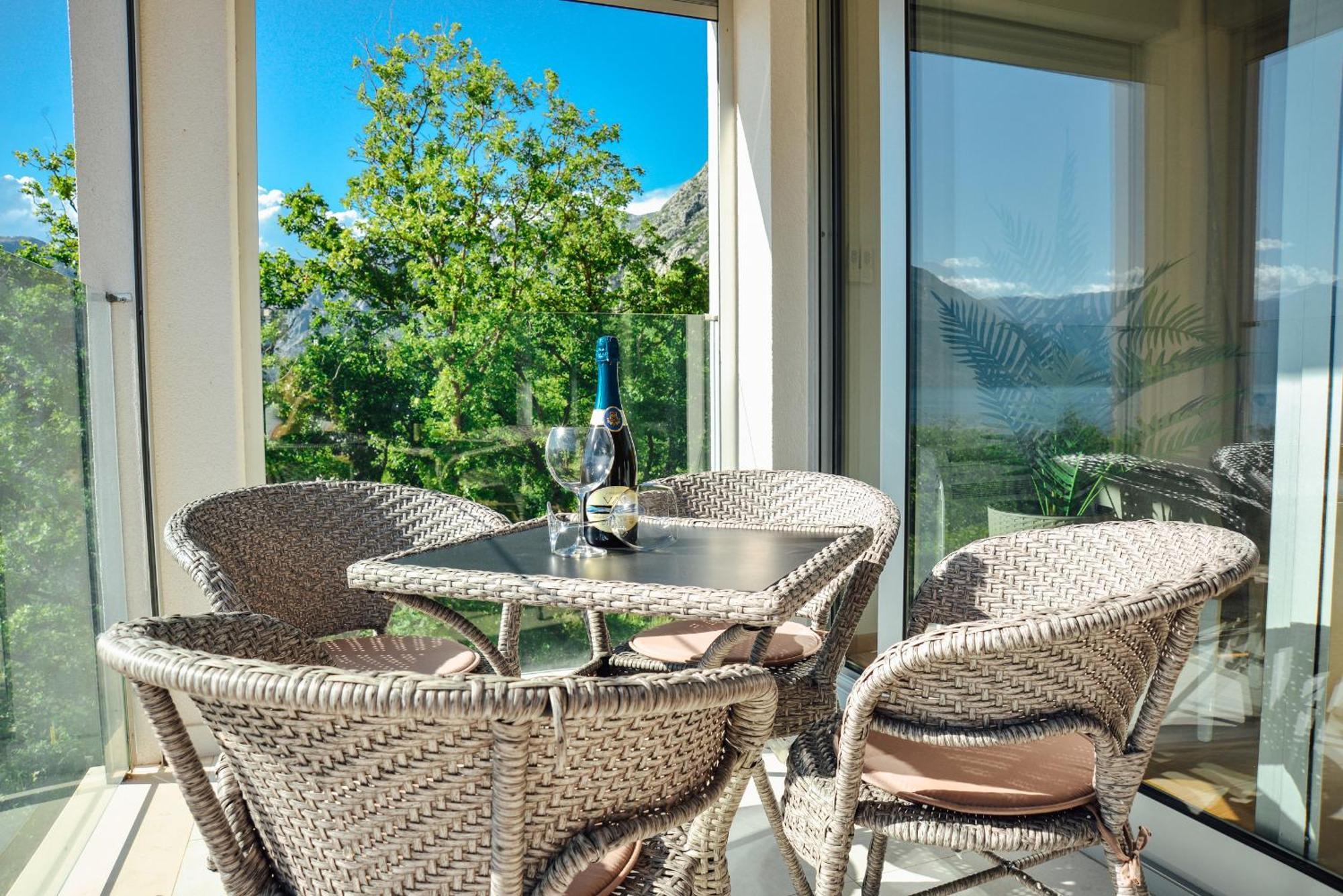 Sea View Apartment For 4 Kotor Exterior foto