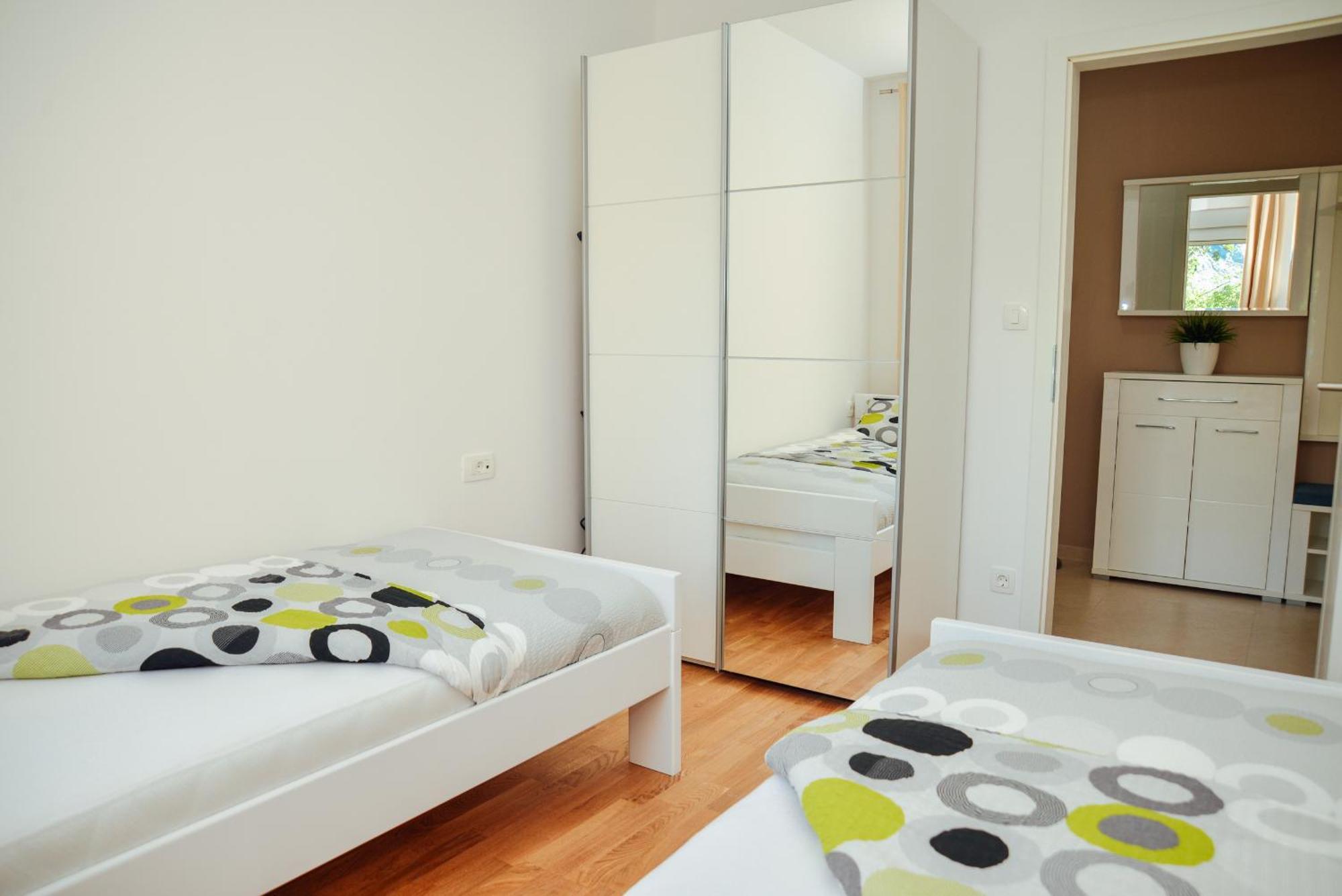 Sea View Apartment For 4 Kotor Exterior foto